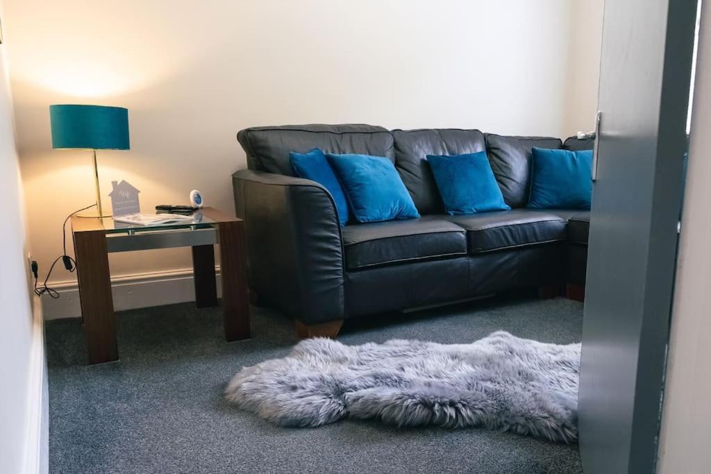 Cheadle Haven: 4-Bedroom Retreat Near Alton Towers Exterior photo