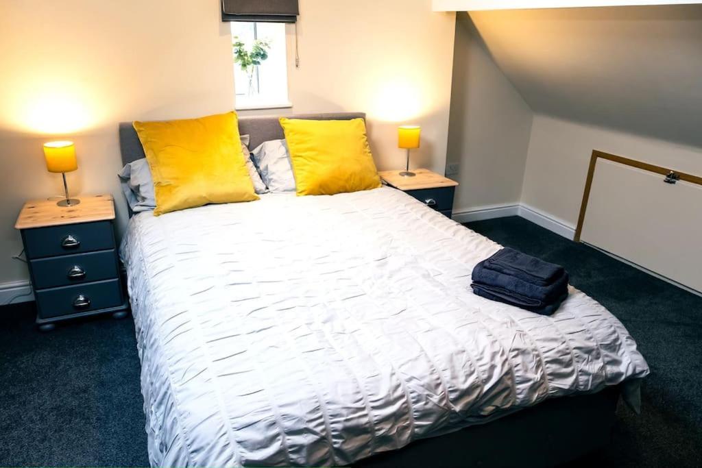 Cheadle Haven: 4-Bedroom Retreat Near Alton Towers Exterior photo