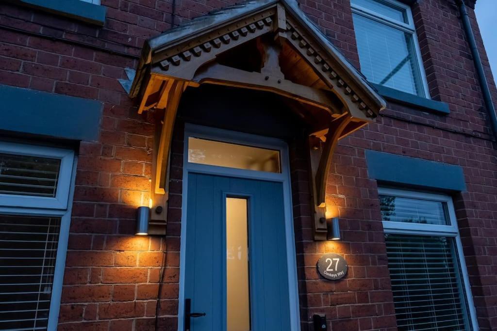 Cheadle Haven: 4-Bedroom Retreat Near Alton Towers Exterior photo
